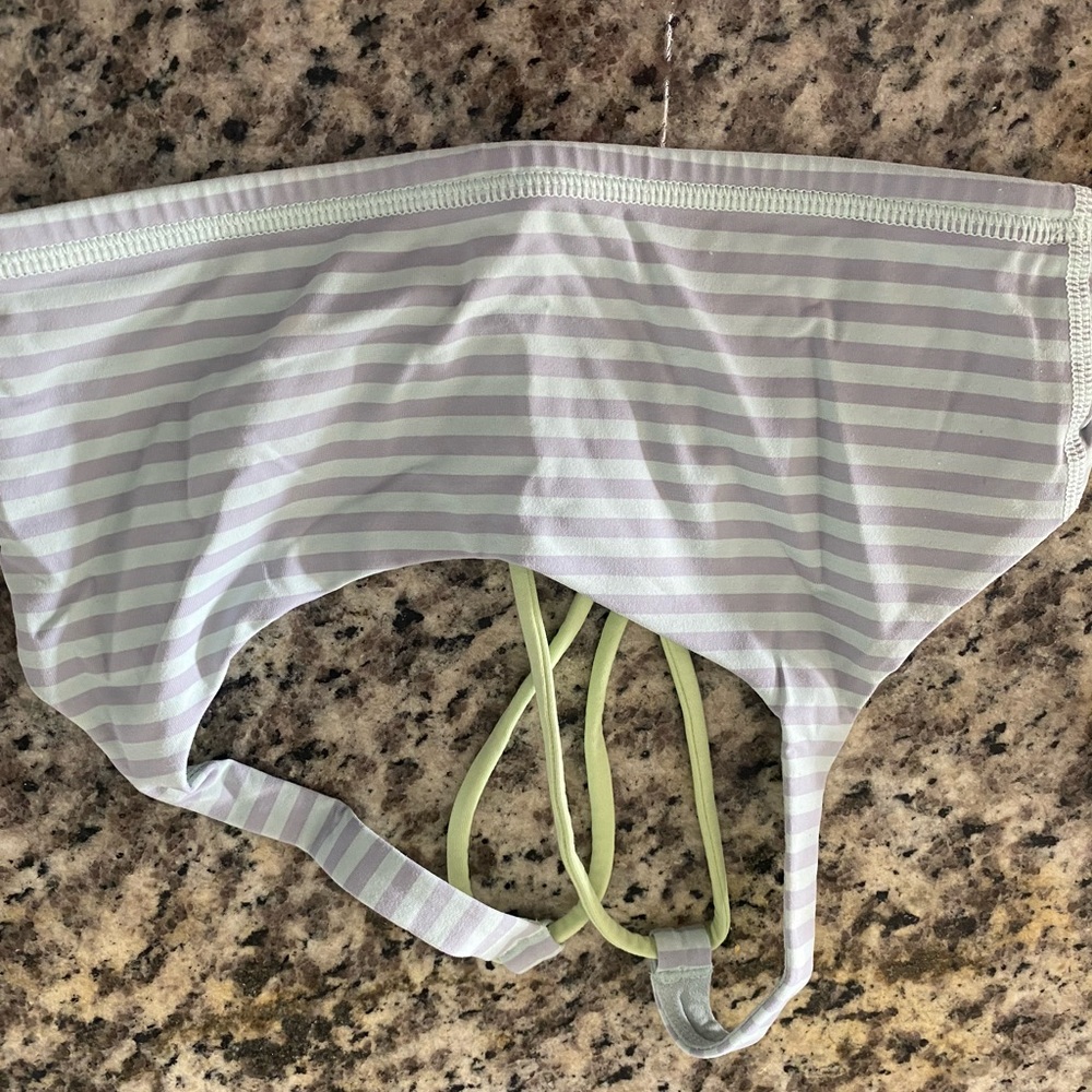 Lululemon sports bra! Size 2!